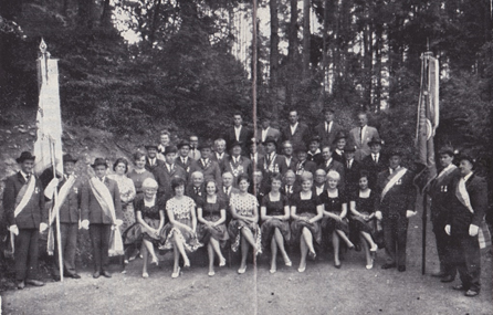Gruppenfoto zur Fahnenweihe 1963